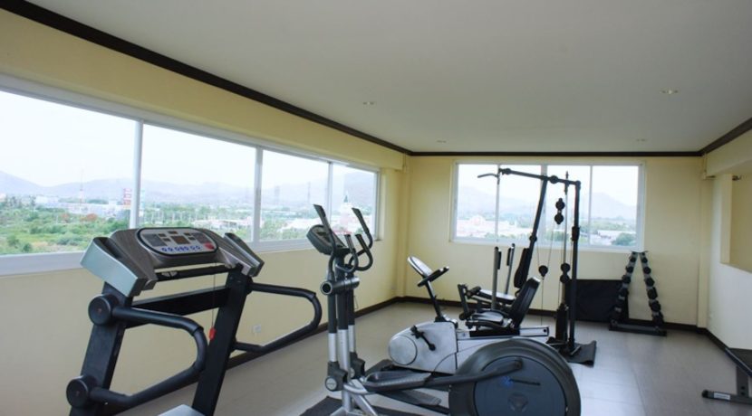 04 Rooftop gym room