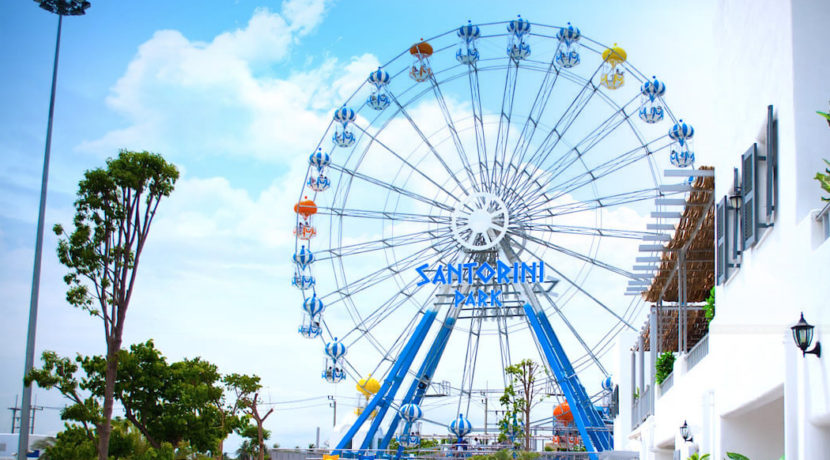 04 Santorini Amusement park