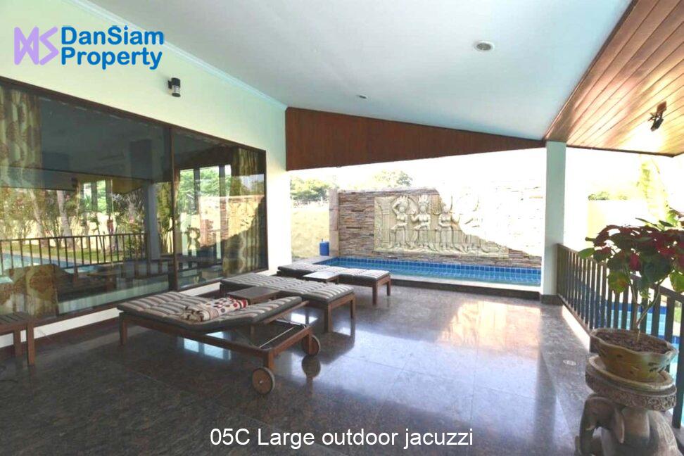 05C Large outdoor jacuzzi