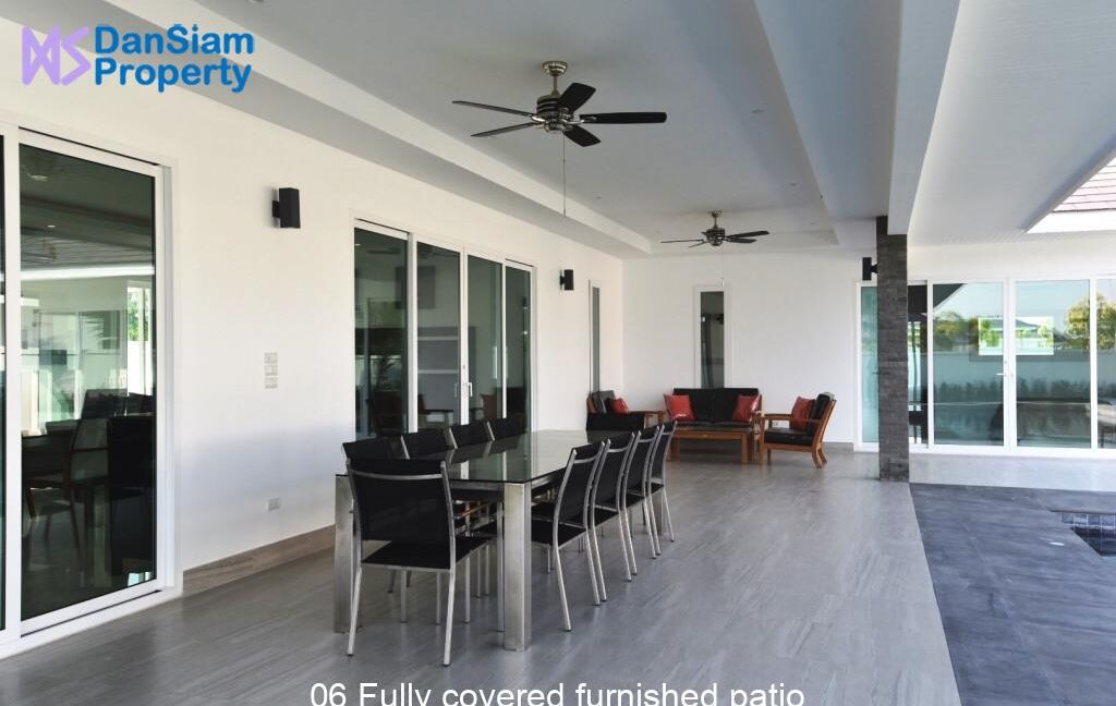 06 Fully covered furnished patio