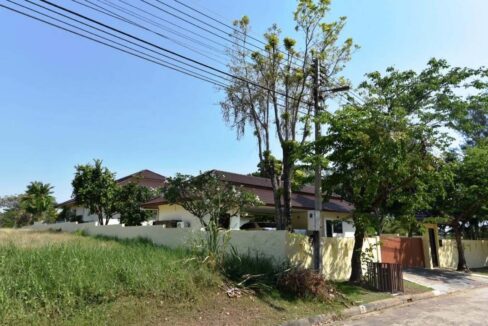 07A Villa fully fenced and gated