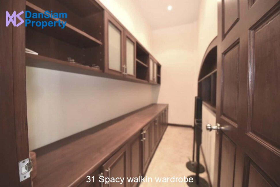 31 Spacy walkin wardrobe