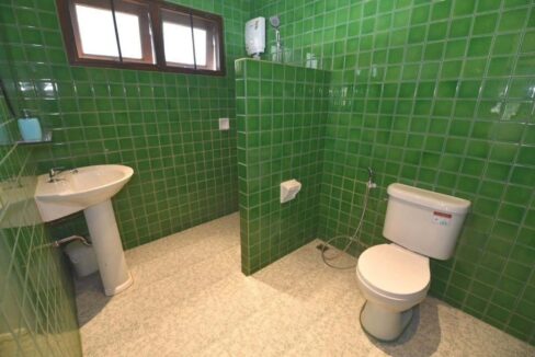 75 Guesthouse ensuite bathroom#4