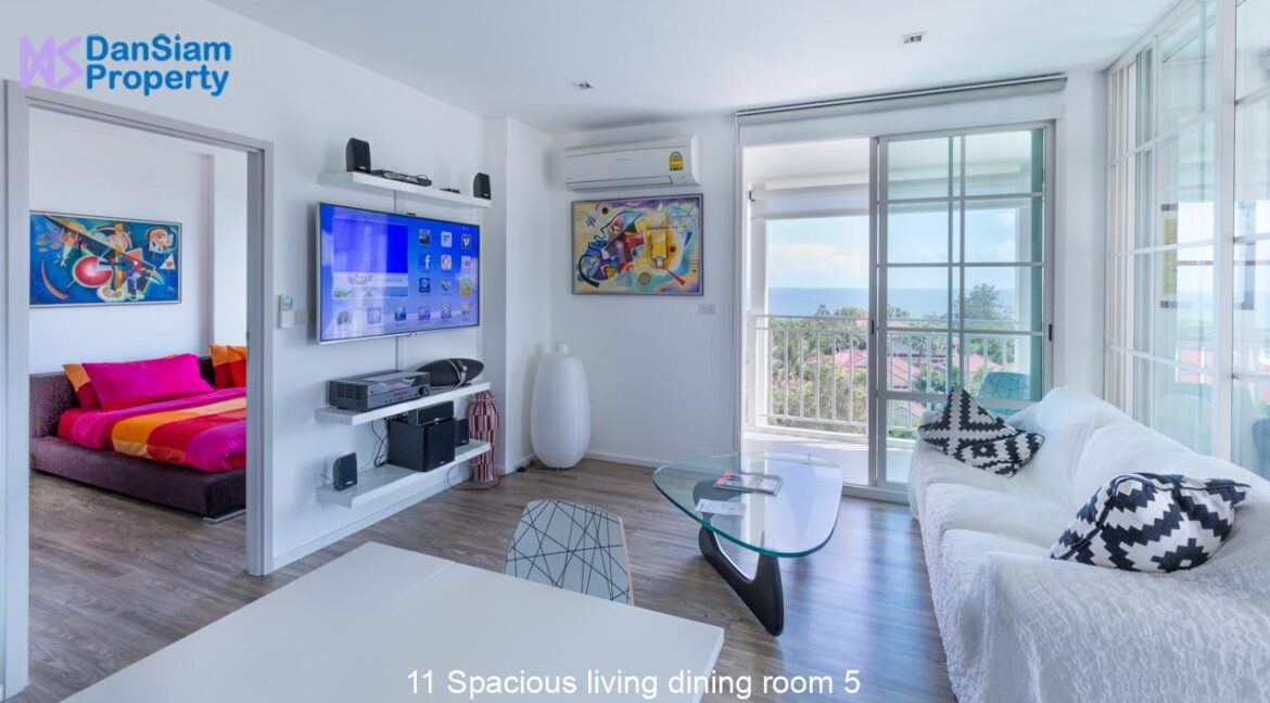 11 Spacious living dining room 5
