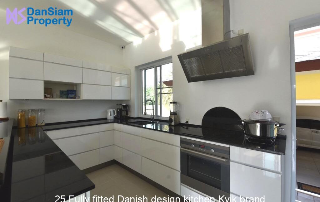 25 Fully fitted Danish design kitchen Kvik brand