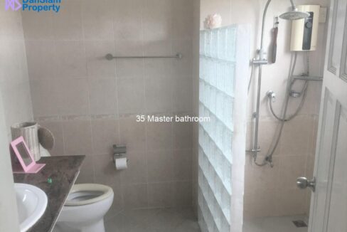 35 Master bathroom