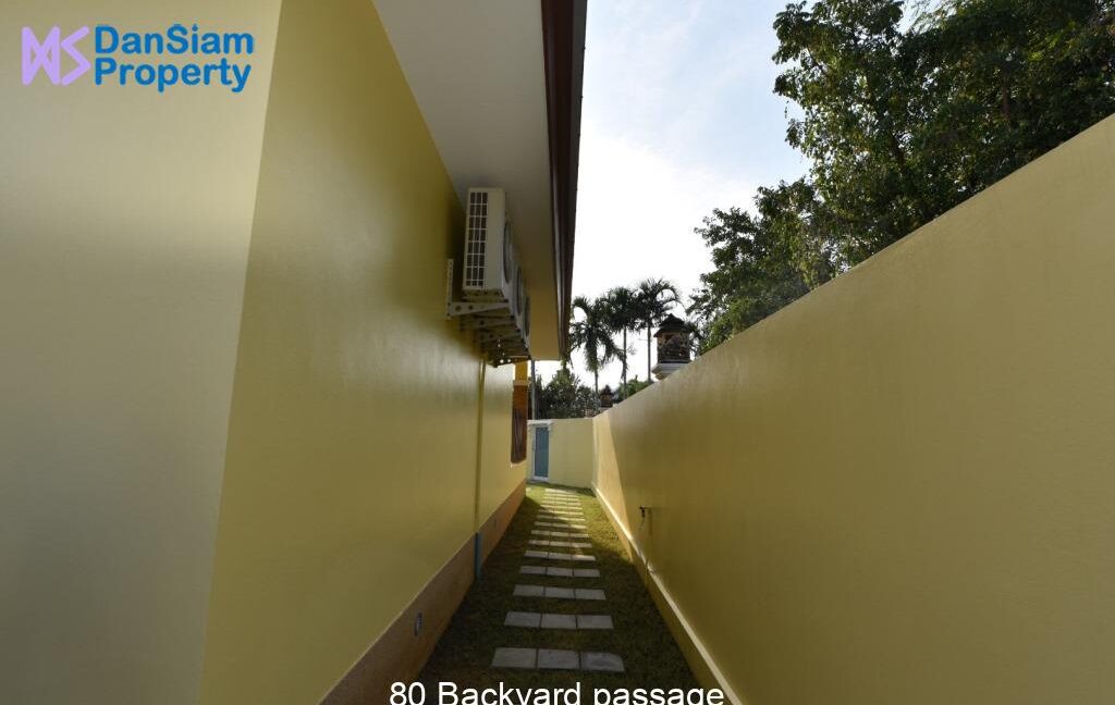 80 Backyard passage