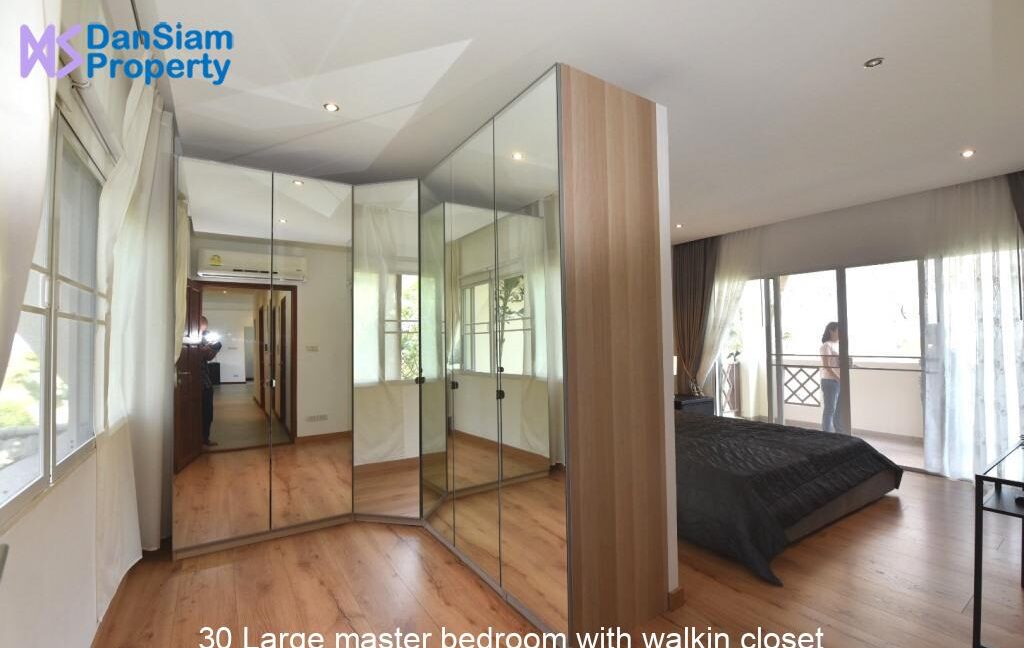 30 Large master bedroom with walkin closet