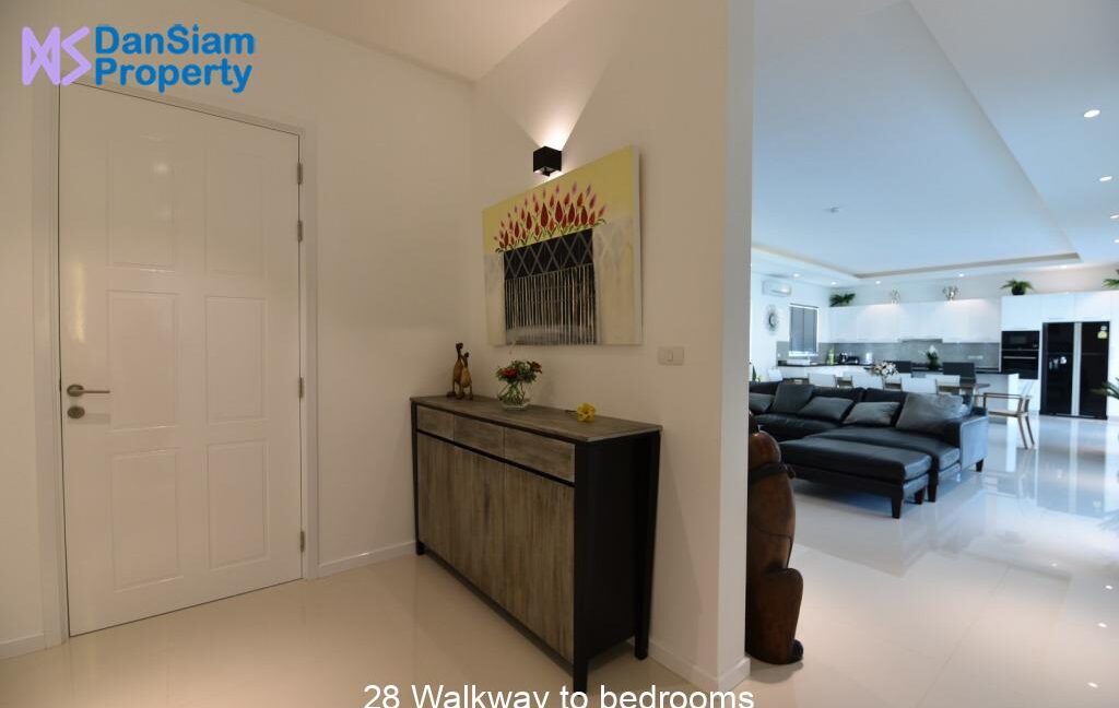 28 Walkway to bedrooms