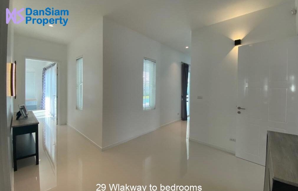 29 Wlakway to bedrooms