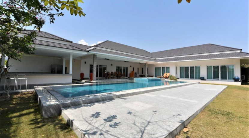 02 Luxury 5 Bedroom pool villa 2