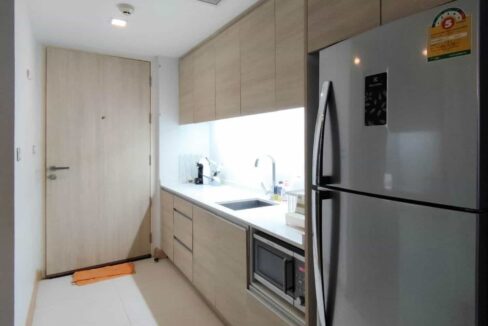 25 Fully fitted kitchenette