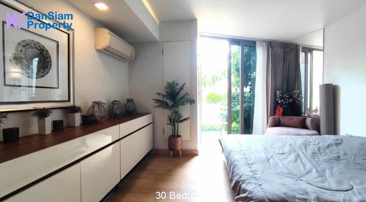 30 Bedroom