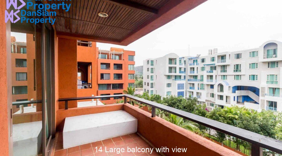 14 Large balcony with view