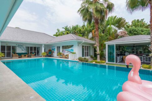 02 Luxury 5-Bed pool villa