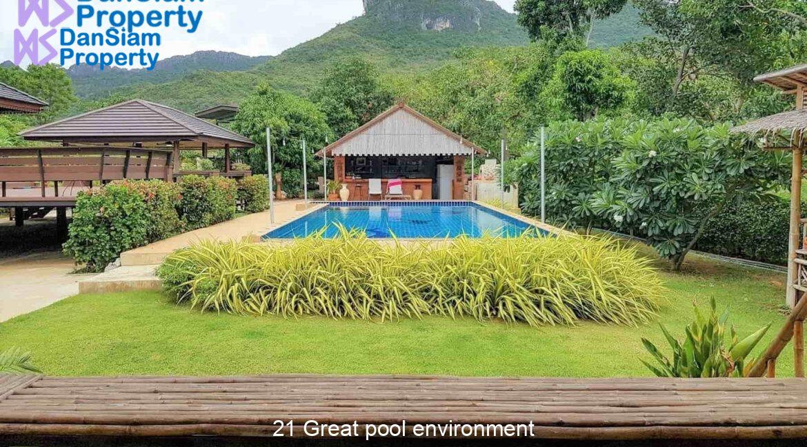 21 Great pool environment