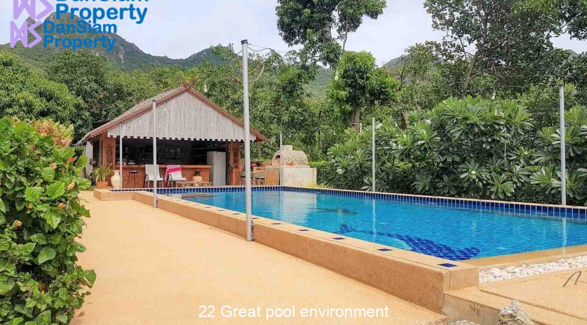 22 Great pool environment