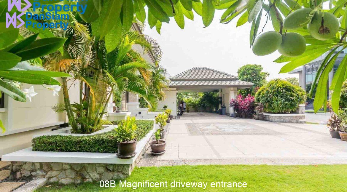 08B Magnificent driveway entrance
