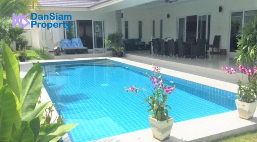 02 Luxury pool villa