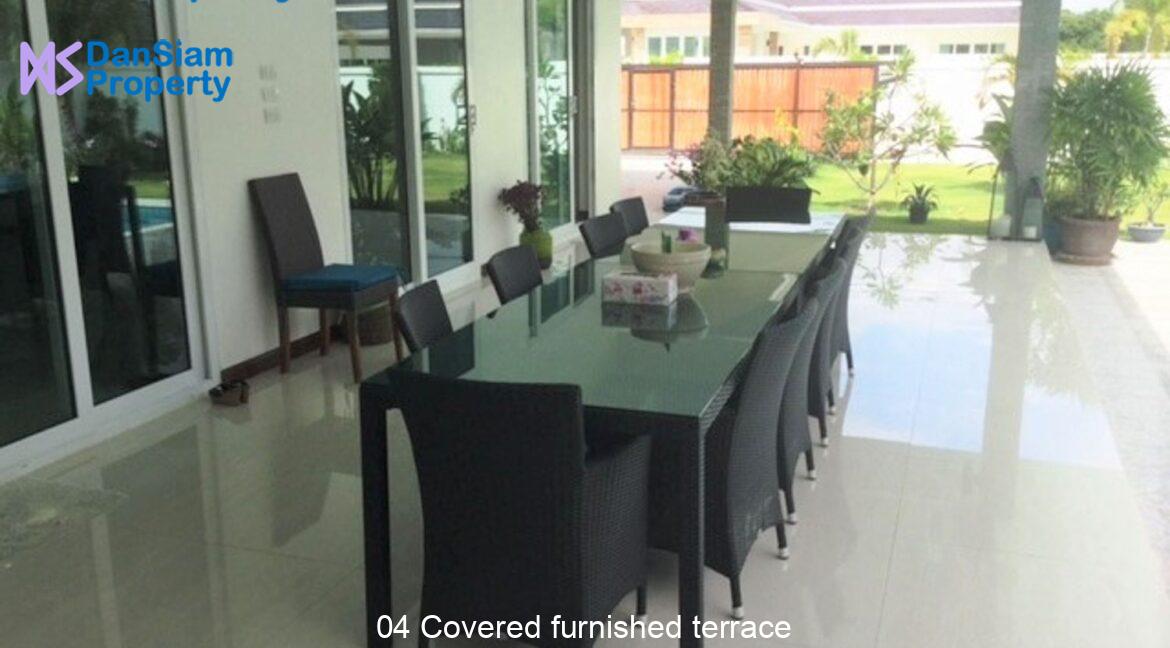 04 Covered furnished terrace