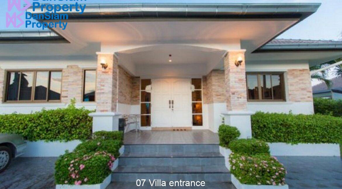 07 Villa entrance