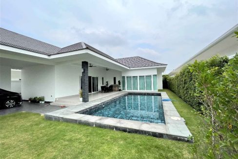 01 Luxury pool villa at Aria Hua Hin