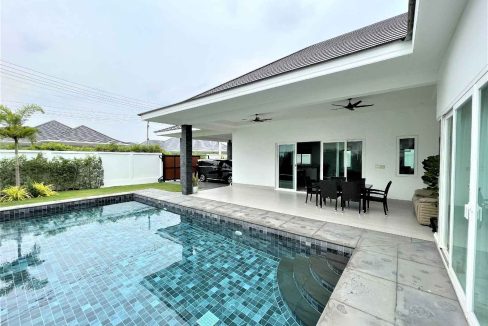02 Luxury pool villa at Aria Hua Hin