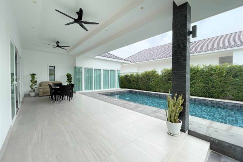 03 Luxury pool villa at Aria Hua Hin