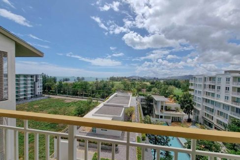 13 Balcony view to sea and golf course