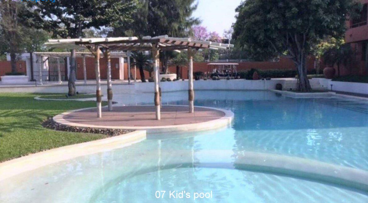 07 Kid's pool