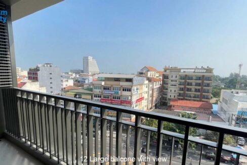 12 Large balcone with view