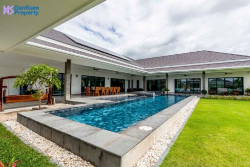 01 Large 4-Bed pool villa at The Clouds