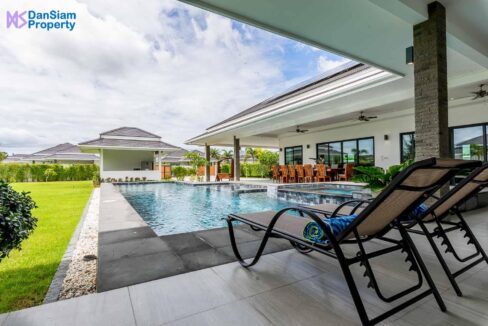 04 Large 4-Bed pool villa at The Clouds