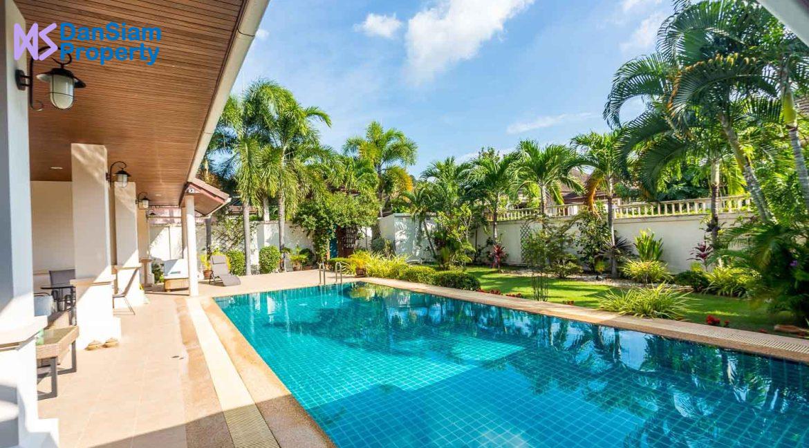 04 Bali style pool villa
