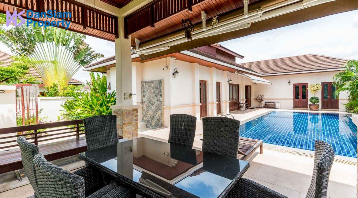 05 Balinese style pool villa