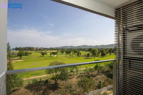 15 Balcony with view to Golf couse
