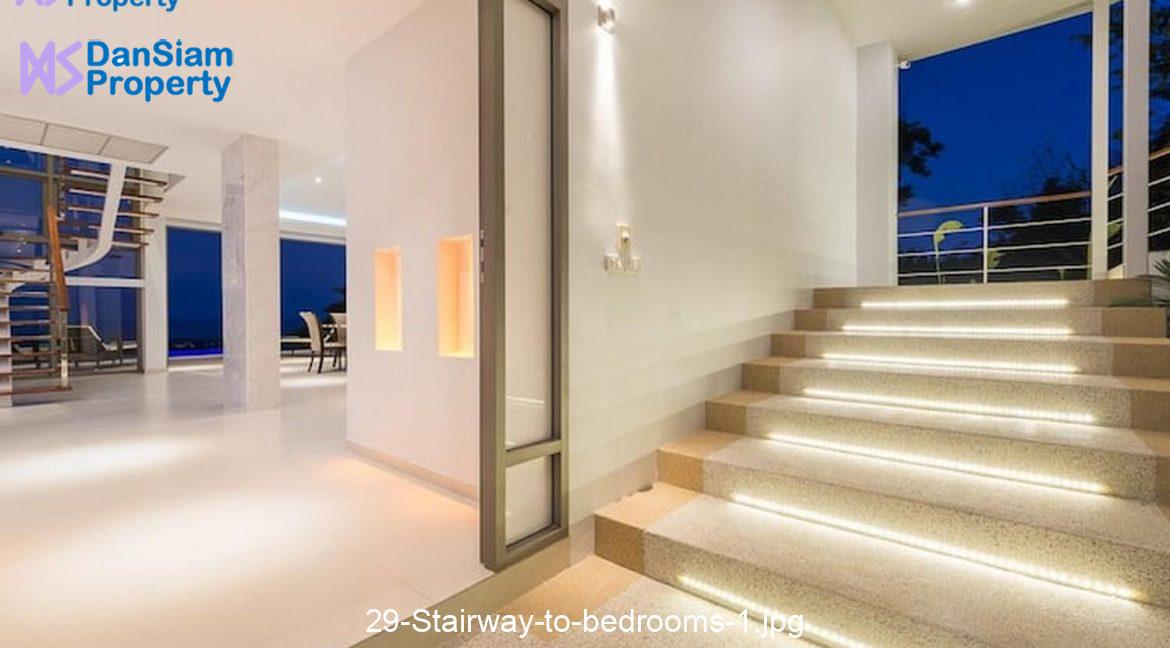 29-Stairway-to-bedrooms-1.jpg