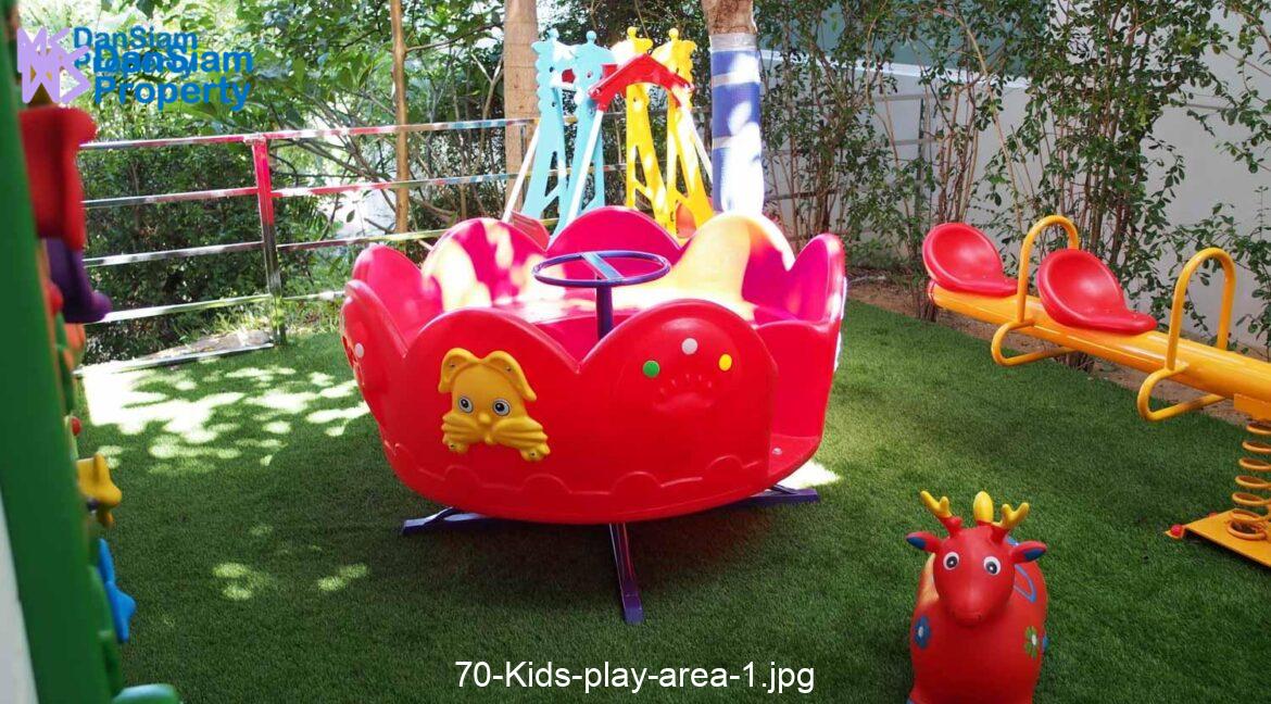 70-Kids-play-area-1.jpg