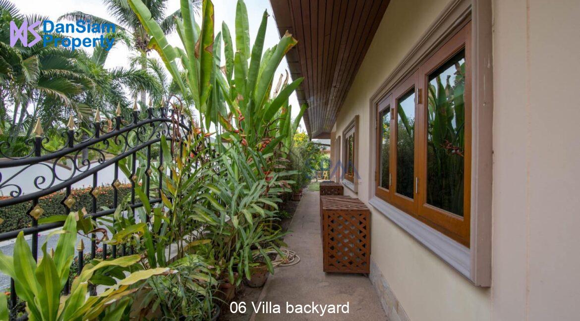 06 Villa backyard