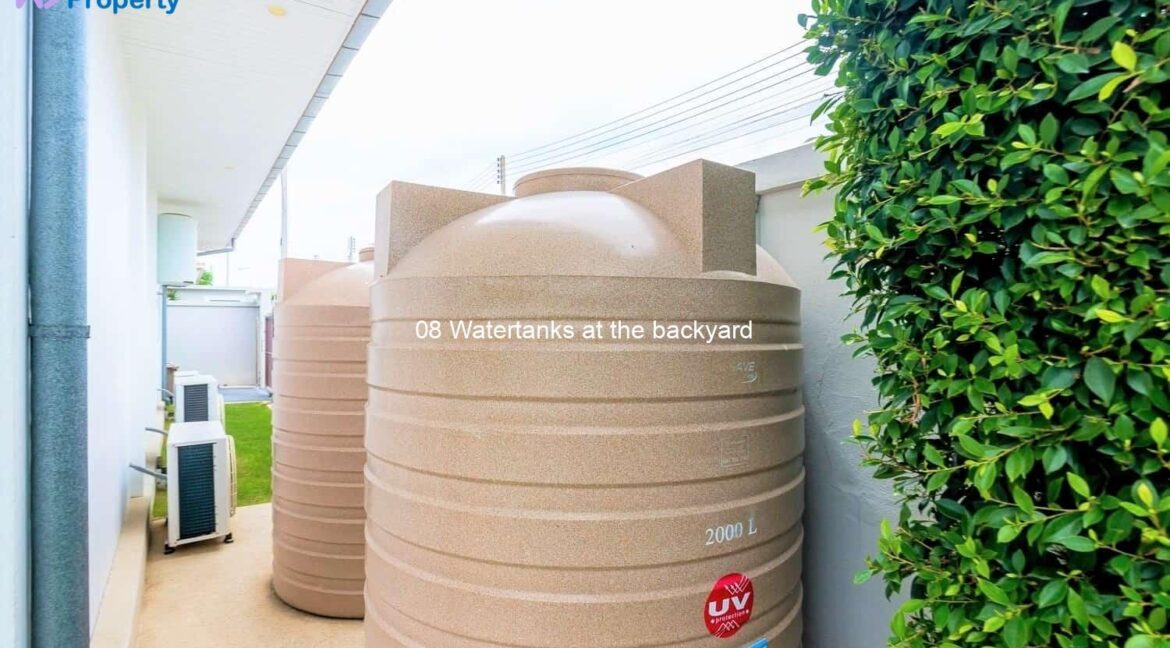 08 Watertanks at the backyard