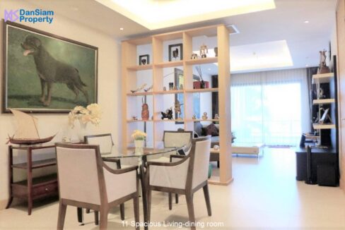 11 Spacious Living-dining room