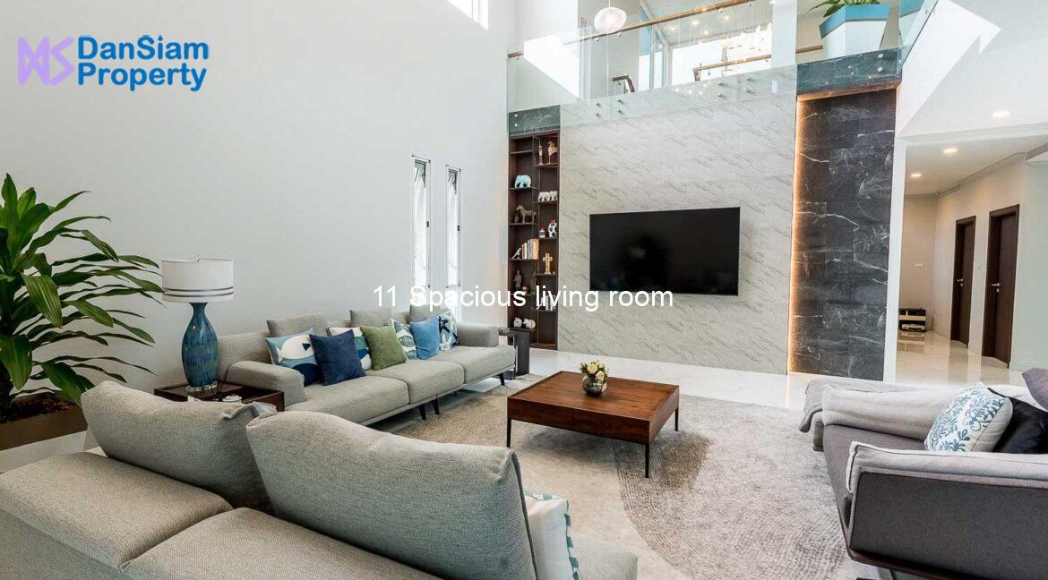 11 Spacious living room