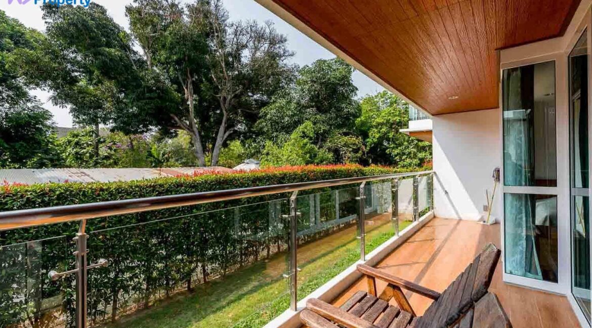 14B Large balcony with garden view