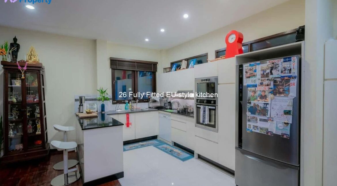 26 Fully Fitted EU-style kitchen