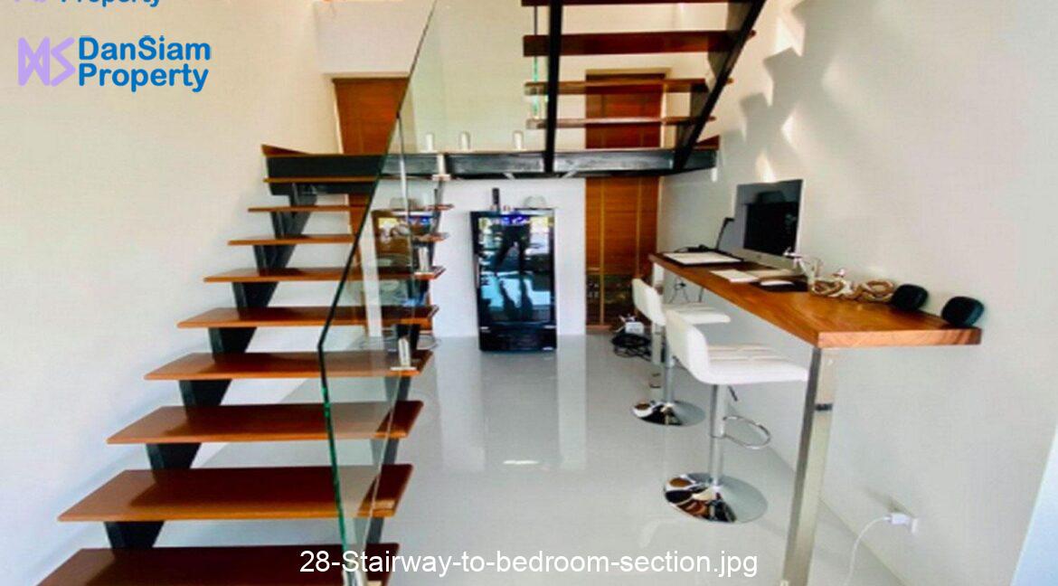 28-Stairway-to-bedroom-section.jpg