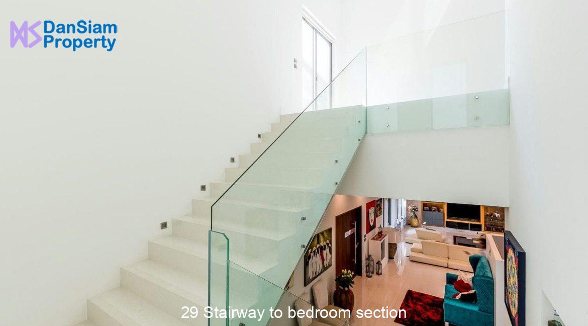 29 Stairway to bedroom section
