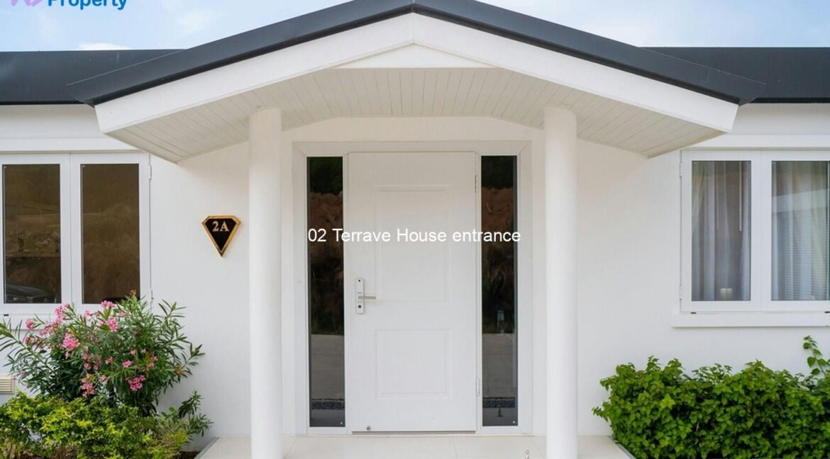 02 Terrave House entrance