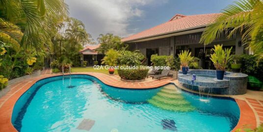 Beautiful 3-Bedroom Pool Villa in Hua Hin at Crystal View