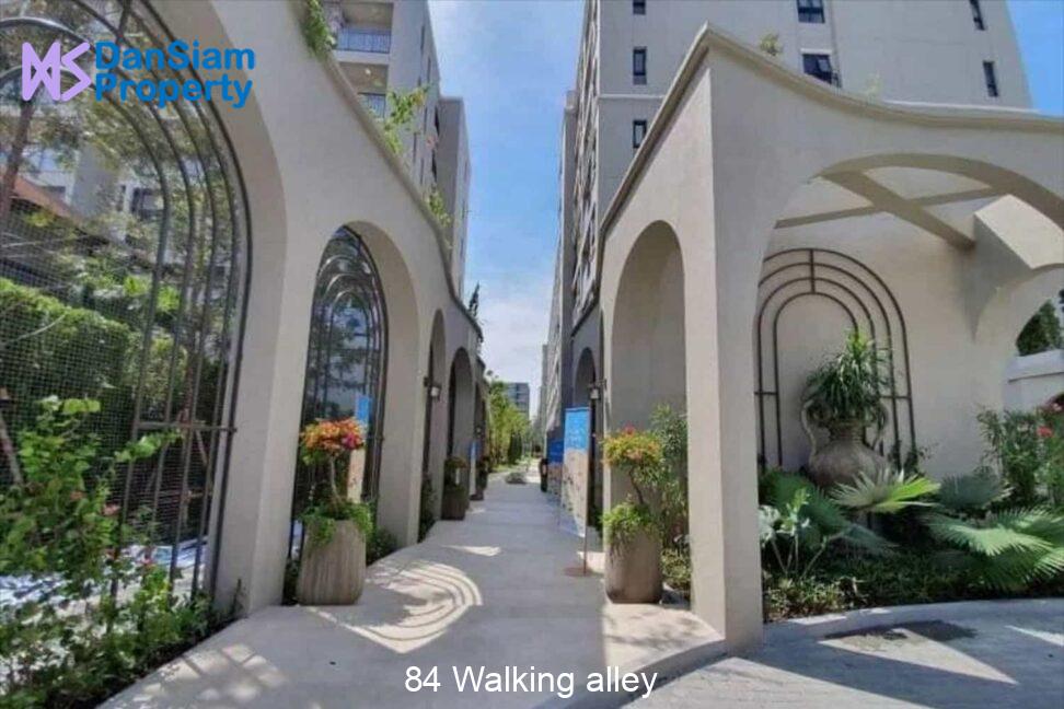 84 Walking alley