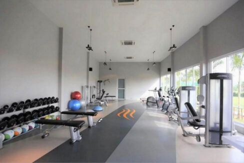 82 Baan Ing Phu Fitness room